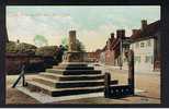 Early Postcard The Cross & Stocks & Houses Bottesford Leicester Leicestershire  - Ref B107 - Altri & Non Classificati