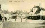 CPA 58 :  TANNAY  Place Hotel De Ville  Animée   A VOIR !!! - Tannay