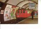 Tube Train Entering Piccadilly Circus Station, London - Metropolitana