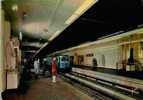 CPSM. PARIS. LE METRO STATION "LOUVRE". LE MUSEE DANS LE METRO. - Subway