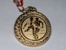 Médaille FOOTBALL Diamètre 35 Mm - Avec Ruban Tricolor Sans Gravure - Sonstige & Ohne Zuordnung