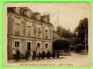 DONNEMARIE-EN-MONTOIS (77) - PLACE DU MARCHÉ - ANIMÉE - HOTEL DE LA CROIX BLANCHE - DOS NON DIVISÉ - - Donnemarie Dontilly