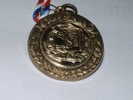 Médailles - FOOTBALL 3,8 Cm - Avec Cordelette Tricolor Sans Gravure - Autres & Non Classés