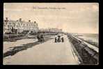 CPA ANCIENNE- ANGLETERRE- CLACTON-SUR-MER-  LA PROMENADE EN BORD DE MER AVEC BELLE ANIMATION- - Clacton On Sea