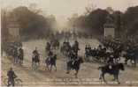 D75 - CARTE PHOTO  -  EDOUARD VII à PARIS, 1er Mai 1903. Perspective De L'Avenue Des Champs-Elysées, Le Roi Revenant Des - Paris (02)