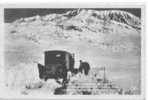 38 ) LE PLATEAU DE L ALPE D HUEZ, Le Tank Chasse Neige Ouvrant La Route, CPSM 9 X 14 CAP EDIT L OISANS SPORT - Bourg-d'Oisans