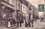 MOULINS-la-MARCHE (Orne).   Rue De La Butte Et Place De La Mairie (bp Commerces / TOP Belle Carte Animée / E.PASQUIS) - Moulins La Marche