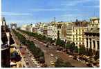 PARIS. Les Champs Elysées  En 1967 Trés ANIMEE         (983) - Champs-Elysées