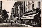 07- Le Teil-Avenue De La Gare- Animée-personnages Identifiables-Café-Hôtels-Commerces- - Le Teil