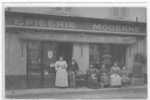 38 )) LE PEAGE DE ROUSSILLON, CARTE PHOTO, EPICERIE MODERNE, ANIMEE (rue De Salaise) - Roussillon