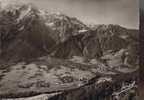 CPSM. LES  HOUCHES. VUE GENERALE ET LE MASSIF DU MONT BLANC. DENTELLEE. DATE 1952. - Les Houches