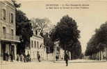 Pithiviers ( Loiret ) - La Place Duhamel Du Monceau, Le Mail Sud Et Les Bureaux De La Sous-Préfecture - Pithiviers