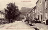 Entrée Du Village - Route D'Arrons - La Montagne Noire - Personnes Dans La Rue - Dourgne