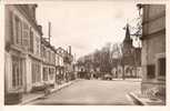 LE GRAND PRESSIGNY...PLACE DE L´EGLISE - Le Grand-Pressigny