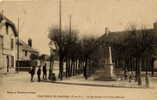 Le Monument Et La Place Mancest - Neauphle Le Chateau