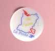 Pin's Porcelaine, La Poste, 53 Mayenne, "on L'aime!" - Post