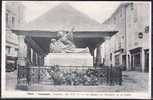 LOZERE - Lagogne - Le Square Du Souvenir Et La Halle - Langogne