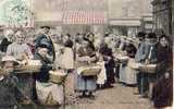 Le Puy En Velay     43       Le Marché..  (voir Scan) - Le Puy En Velay