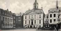 Huy : L'hôtel De Ville. Au Dos Cachet Du Magasin "Aux 4 Saisons, Lingeries Et Papeteries - Ixelles". - Huy