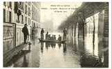 CPA 75.-PARIS 15e.-GRENELLE.-Boulevard De Grenelle.-CRUE DE LA SEINE 1910.-Inondations.-MOD 246 - Arrondissement: 15