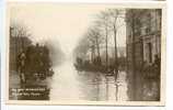 CPA 75.-PARIS.-15e.-Avenue Félix Faure.-CRUE DE LA SEINE.Personnages En Voiture à Cheval-Inondations 1910.-MOD 150 - District 15