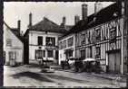 77 DONNEMARIE EN MONTOIS (Dontilly) Place Du Marché, Hotel St Pierre, Ed Guy 13301, CPSM 10x15, 196? - Donnemarie Dontilly