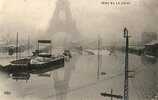 PARIS ..Tour Eiffel  Pendant Les Inondations 1910 - Tour Eiffel