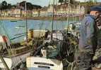 CPSM DENTELEE Bateau De Peche A Cancale Au Port De La Houle Avec Hotels - Fishing Boats