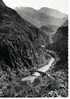 CPSM    38   BOURG D OISANS           LA ROMANCHE AU PONT D AURIS ET LA GORGE L INFERNET  PRISE DE LA RAMPE DES COMMERES - Bourg-d'Oisans