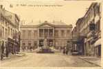 Saint-Hubert - L'hôtel De Ville Et La Statue Du Peintre Redouté - Nels - Environ 1930 - Animée - Circulé - TBE - Saint-Hubert