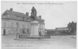 02 // VILLERS COTTERETS, La Statue Et La Place Alexandre Dumas, Ed Risse, N° 393 - Villers Cotterets
