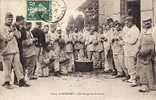 Sissonne ,Epluchage Des Pommes Au Camp , Militaire , Scène De Caserne - Sissonne