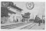 88 // THAON LES VOSGES / LA GARE N° 26, Vue Intérieure ANIMEE, Arrivée Du Train - Thaon Les Vosges