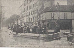 94 . IVRY  . Janvier 1910 . Mrs FALLIERES, MILLERAND, BRIAND Et LEPINE En Bateau . - Ivry Sur Seine