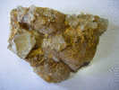 FLUORINE INCOLORE ET JAUNE (cube 18X 22 Mm) SUR QUARTZ LE BURC TARN 10 X 6 CM - Minerales