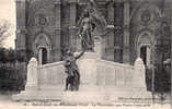 St Just En Chaussée  -Le Monument Aux Morts (1914-1918) - Saint Just En Chaussee