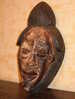Masque De Danse TSANGUI, Gabon, Bois Léger Rehaussé (blanc, Noir, Rouge A Demi Effacés) Incarnant L'esprit D'un Défunt - Afrikanische Kunst