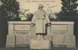 Guise. Aisne 02. Monument Aux Morts De L´Usine Godin. (1914-1918) - Guise