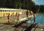 Carte Postale 80. Doullens   La Piscine Trés Beau Plan - Doullens