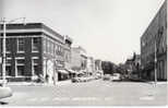 Hampton Iowa Real Photo Street Scene, Autos Business Store Fronts On Vintage Postcard - Autres & Non Classés