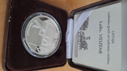 Latvia  , Lettonia , Lettland - 1 Lats Silver Coin  Vidzeme Horse Carriage ; Ploughboy   2004  Y Proof - Lettonie