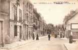 LUYNES....LA GRANDE RUE ET L´HOPITAL - Luynes