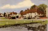 Angleterre - The Pond And Fox Inn Finchingfield - Autres & Non Classés