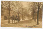 BRUXELLES Avenue LOUISE Allée Des Cavaliers 3 Pers. à Cheval Env. 1920 - Avenues, Boulevards