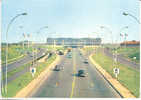 ORLY Aéroport Façade Nord De L'aérogare 1967 Aéroport De Paris  ( Vieilles Voitures 4CV Autobus - Orly