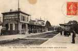 02 VILLERS COTTERETS La Gare Inférieure Avec Le Train Rapide Venant De Soissons - Villers Cotterets