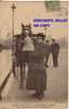 75..PARIS NOUVEAU..LES FEMMES COCHER..Mme CHARNIER DONNE L AVOINE A SON FAVORI....PLAN  ANIME..1907.TIMBRE + CACHET TAXE - Trasporto Pubblico Stradale