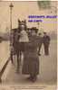 75..PARIS NOUVEAU..LES FEMMES COCHER..Mme CHARNIER DONNE L AVOINE A SON FAVORI....PLAN  ANIME..1907.TIMBRE + CACHET TAXE - Public Transport (surface)