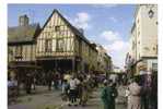 CPM De La Guerche De Bretagne   Place De La Mairie Un Jour De Marché - La Guerche-de-Bretagne