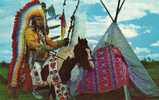 CPSM CHIEF POKING FIRE Devant Tipi Au Canada - Native Americans